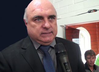 Prefeito Zezinho terceiriza limpeza pública por quase 3 milhões de reais e tira os garis das ruas.