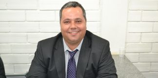 Presidente da Câmara é denunciado por receber sem trabalhar