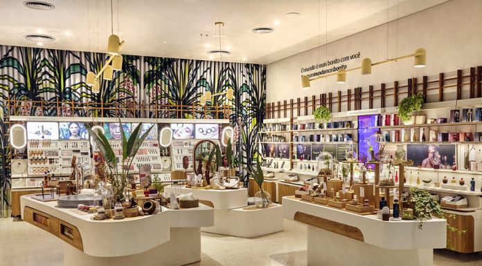 Natura anuncia compra da Avon