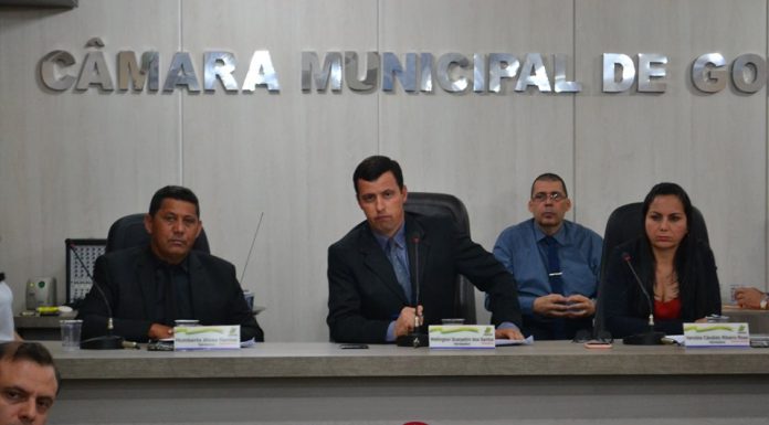 Vereadores reclamam da atuação da PM sobre as motos cinquentinhas.