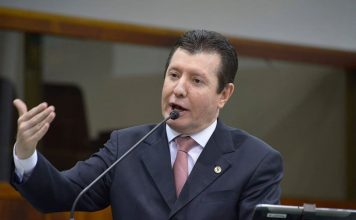 Deputado Federal José Nelto denuncia Aneel por querer cobrar a luz do sol