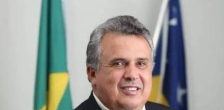 PREFEITO DE VICENTINÓPOLIS CONSEGUE 03 ÔNIBUS NOVOS