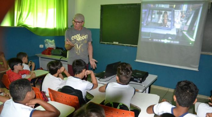 Professor Bione faz a 3ª edição do Programa Cine Clube