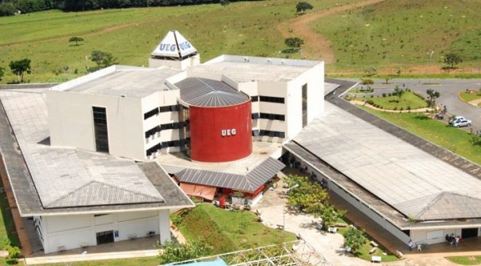 300 vagas para professores na U.E.G