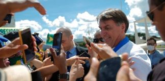 Bolsonaro afirma que recorrerá da decisão da Justiça de fechar igrejas