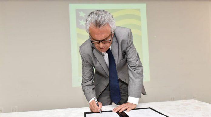 Novo decreto do governo libera feiras e cartórios em Goiás