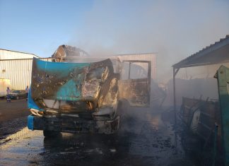 Caminhão carregado de alimento pega fogo em Itumbiara
