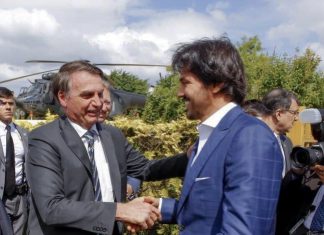 Bolsonaro nomeia genro do Silvio Santos, Fábio Faria para o Ministério das Comunicações