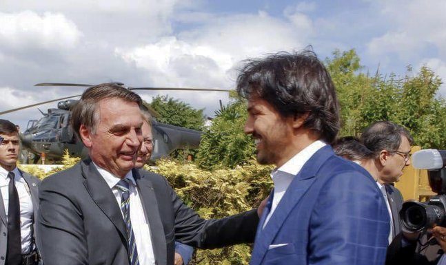 Bolsonaro nomeia genro do Silvio Santos, Fábio Faria para o Ministério das Comunicações