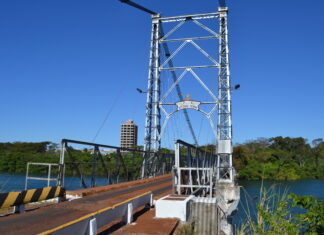 Ponte Affonso Penna continua interditada e sem data para liberação.