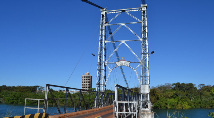 Ponte Affonso Penna continua interditada e sem data para liberação.