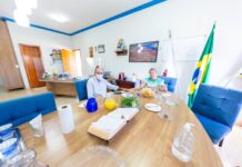 PREFEITO DIONE PREFEITA RENATA BORGES REFORÇAM AMIZADE E PARCERIA INSTITUCIONAL