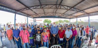 Prefeito de Itumbiara Dione Araújo participa de evento com secretarias