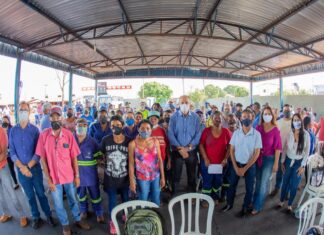 Prefeito de Itumbiara Dione Araújo participa de evento com secretarias