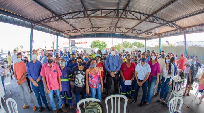 Prefeito de Itumbiara Dione Araújo participa de evento com secretarias