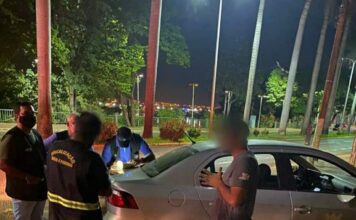 DONOS DE LANCHAS SÃO MULTADOS EM ITUMBIARA POR AGLOMERAÇÃO NO RIO PARANAÍBA