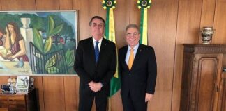 Marcelo Queiroga toma posse como ministro da Saúde, em cerimônia fechada.