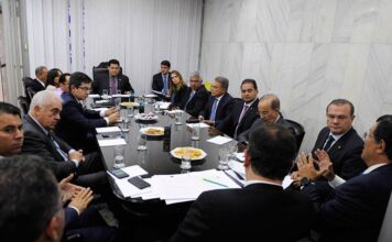 Partidos acionam STF contra Lei de Segurança Nacional.