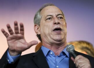 Ciro vê ação da PF como ‘tentativa de intimidar’ por criticar Bolsonaro.