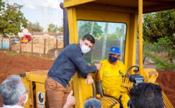 PRESIDENTE DA GOINFRA VISTORIA OBRA EM ITUMBIARA E FALA SOBRE DIAGRI E GO-309.