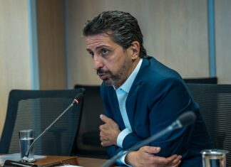 O novo ministro do Meio Ambiente é ligado a disputa de terra indígena, diz professor.