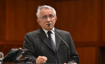 Deputado Álvaro Guimarães cria projeto de estadualização da Estrada Municipal GTB 001 de Goiatuba.