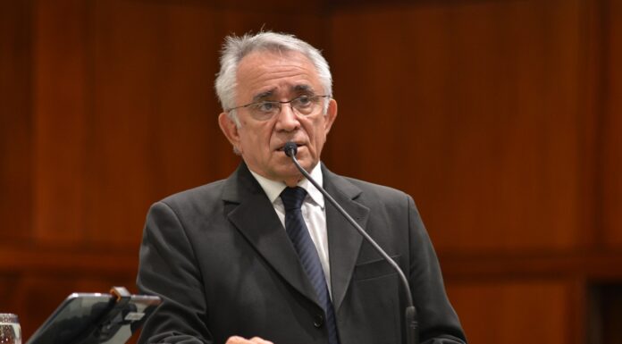 Deputado Álvaro Guimarães cria projeto de estadualização da Estrada Municipal GTB 001 de Goiatuba.