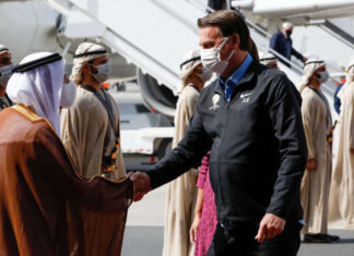 Bolsonaro expõe impasse com PL, controle do Enem e Amazônia, em Dubai.