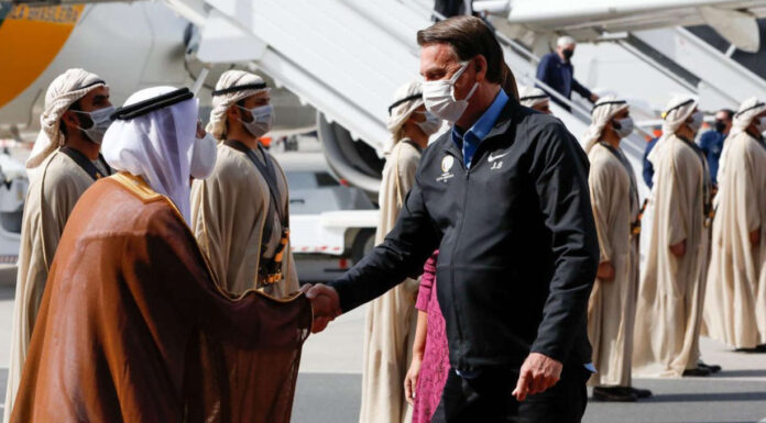 Bolsonaro expõe impasse com PL, controle do Enem e Amazônia, em Dubai.