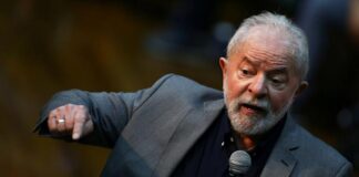 Pesquisa aponta Lula tem 43% das intenções de voto, Bolsonaro 26% e Moro 9%.