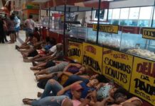 Famílias pobres ocupam supermercados nas capitais do Brasil.