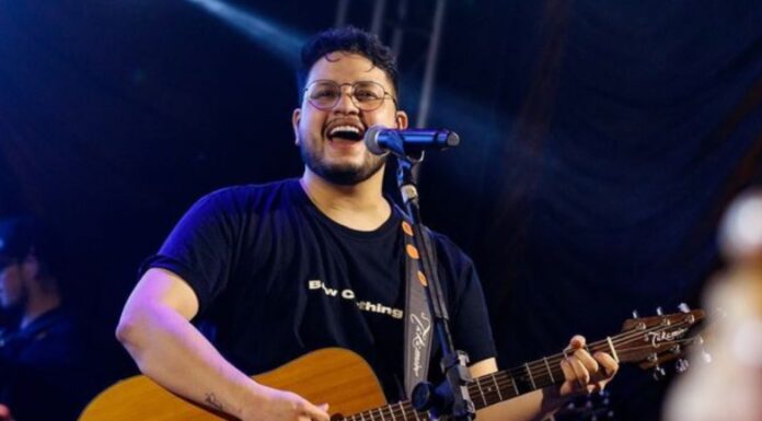 Morre no hospital de Goiânia o cantor Maurílio.