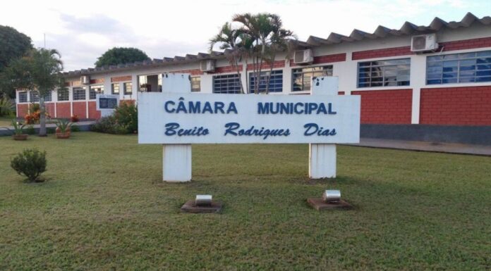 Câmara de Goiatuba faz última votação ordinária do mês