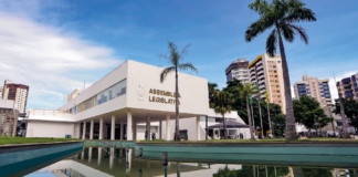 Quase trinta deputados goianos mudaram de partido na ‘janela’ partidária