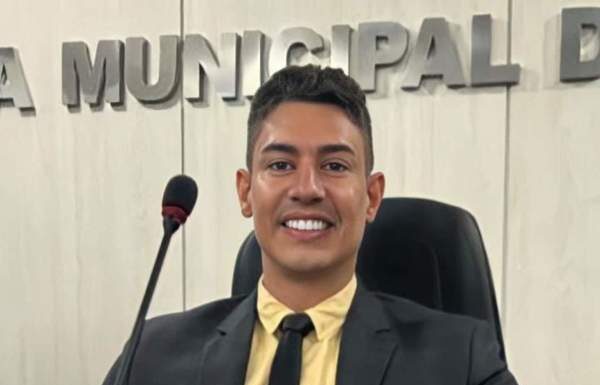 PRESIDENTE DA CÂMARA DE GOIATUBA FICA NO CARGO, POR EFEITO SUSPENSIVO.