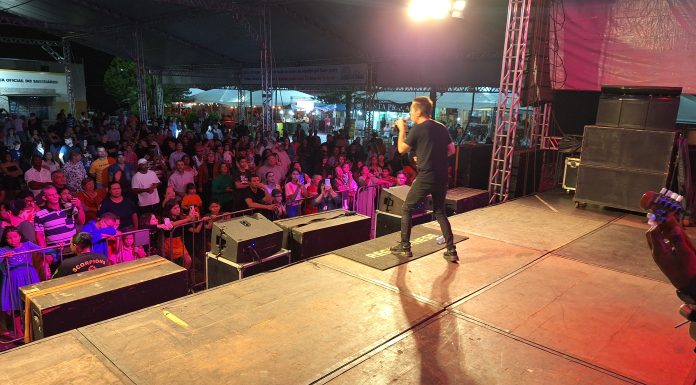 Show de Regis Danese ‘bombou’, em Panamá