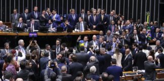Apenas 03 dos 17 deputados goianos votaram contra a ‘PEC da Blindagem’