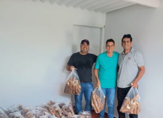 Instituto Wilson Barbosa entrega mais de duas toneladas de alimentos, em Goiatuba.
