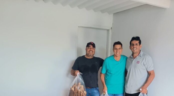 Instituto Wilson Barbosa entrega mais de duas toneladas de alimentos, em Goiatuba.