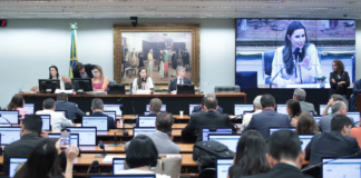 Comissão da Câmara vota redução da maioridade penal.