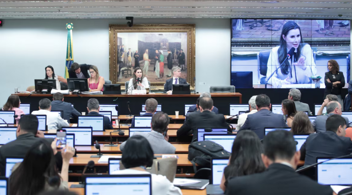 Comissão da Câmara vota redução da maioridade penal.
